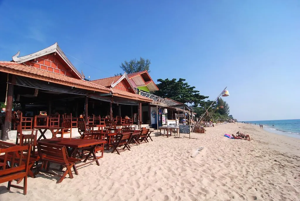 Nature Beach Resort, Ko Lanta 2*,