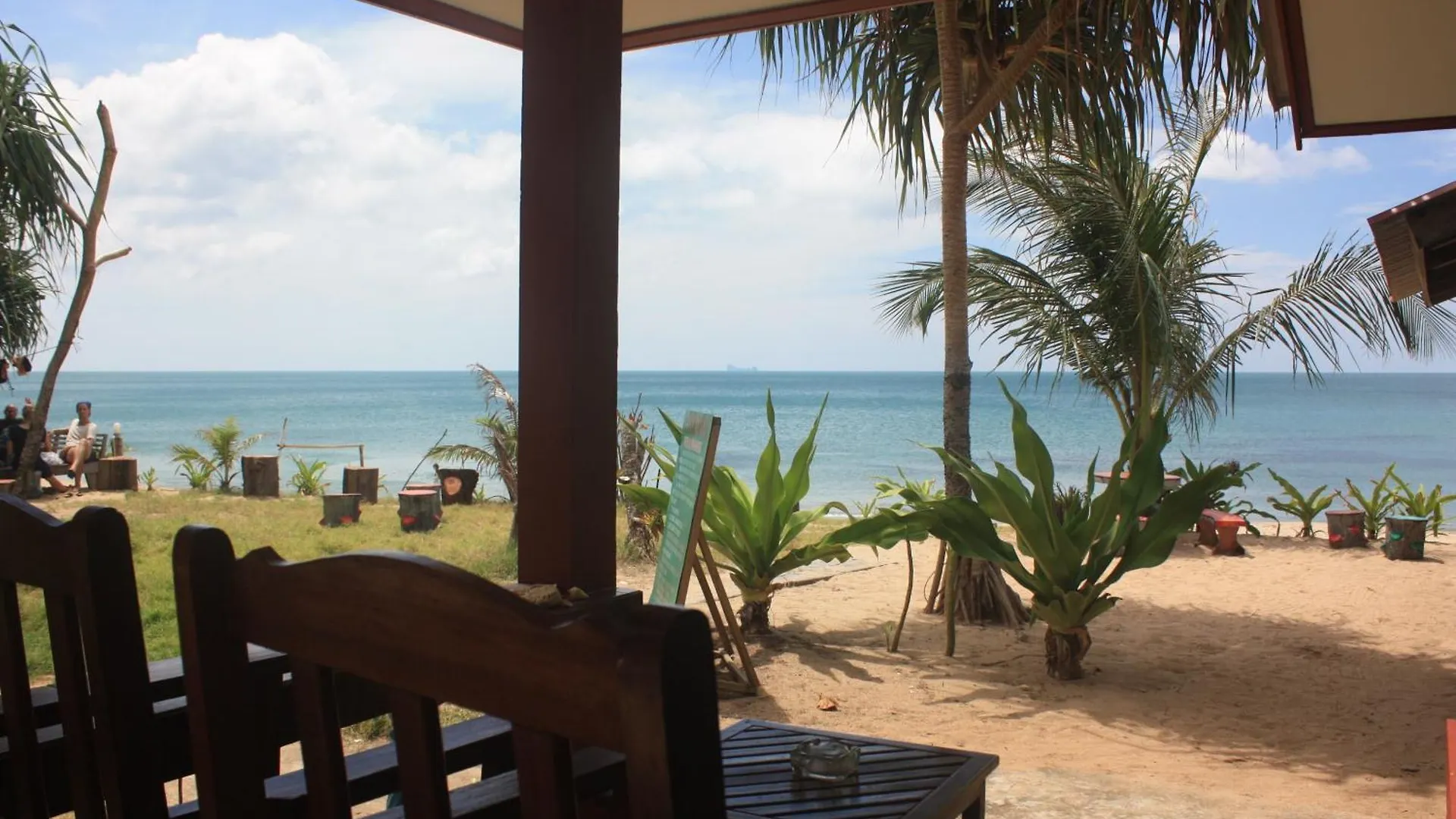 Nature Beach Resort, Ko Lanta 2*,