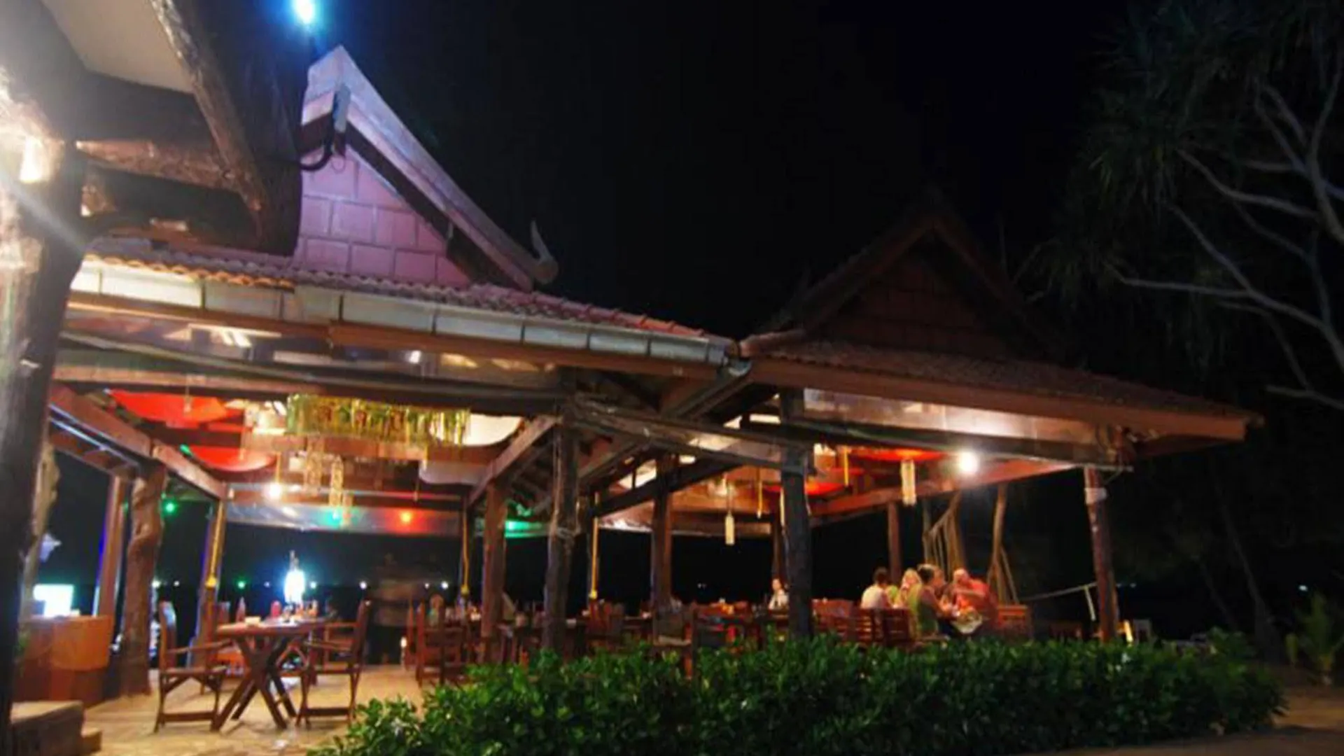 Nature Beach Resort, Ko Lanta 2*,
